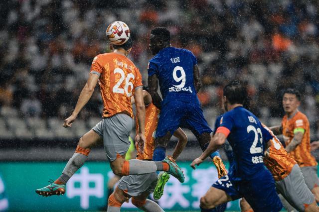 天博下载-【中超】阿7破门+伤退阿齐兹戴帽 三镇3比1逆转深足