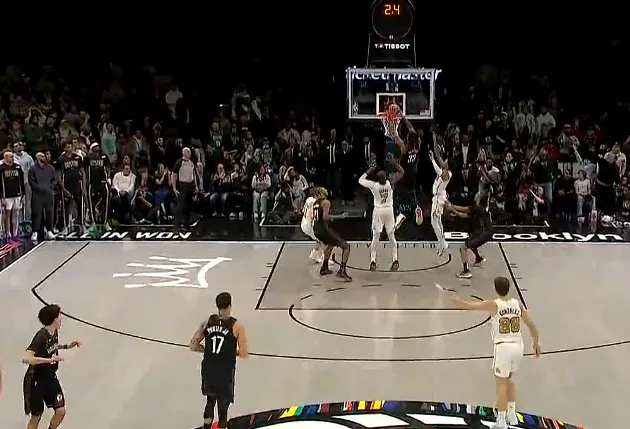 天博网页版-克拉克斯顿关键时刻两次补扣，篮网落后凯尔特人9分追进加时