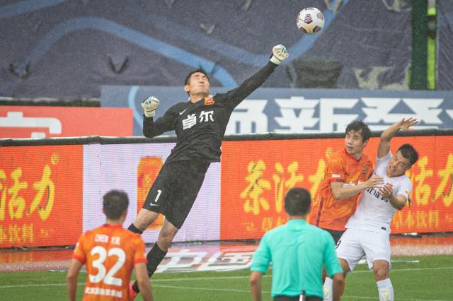 天博体育-武汉队官方：鼓励球员主动降薪 更名为武汉长江队